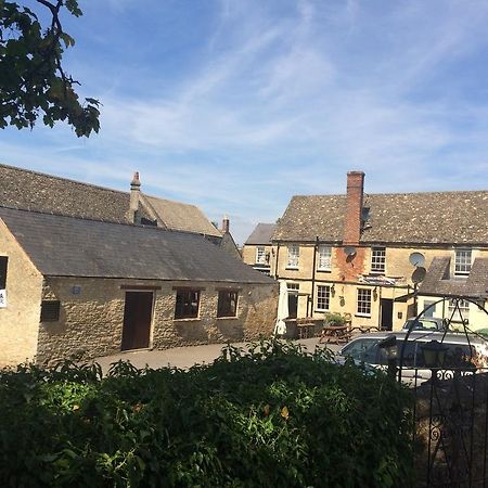 The Swan Hotel Eynsham Exterior photo